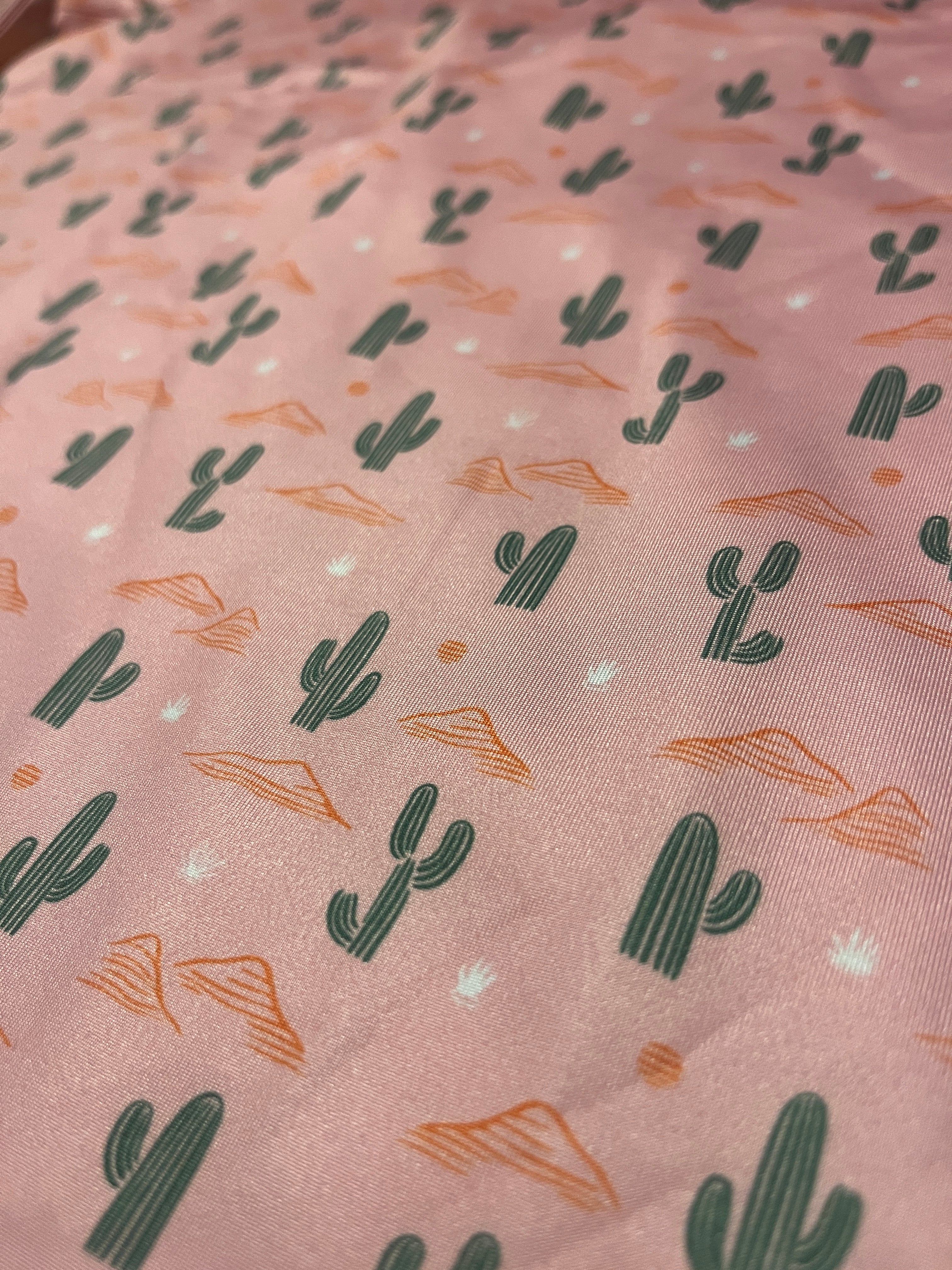 POLERA MODELO CACNEA
